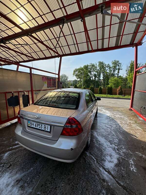 Седан Chevrolet Aveo 2007 в Измаиле