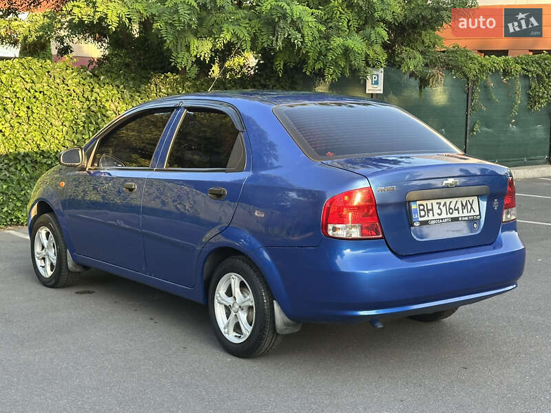 Седан Chevrolet Aveo 2004 в Одессе