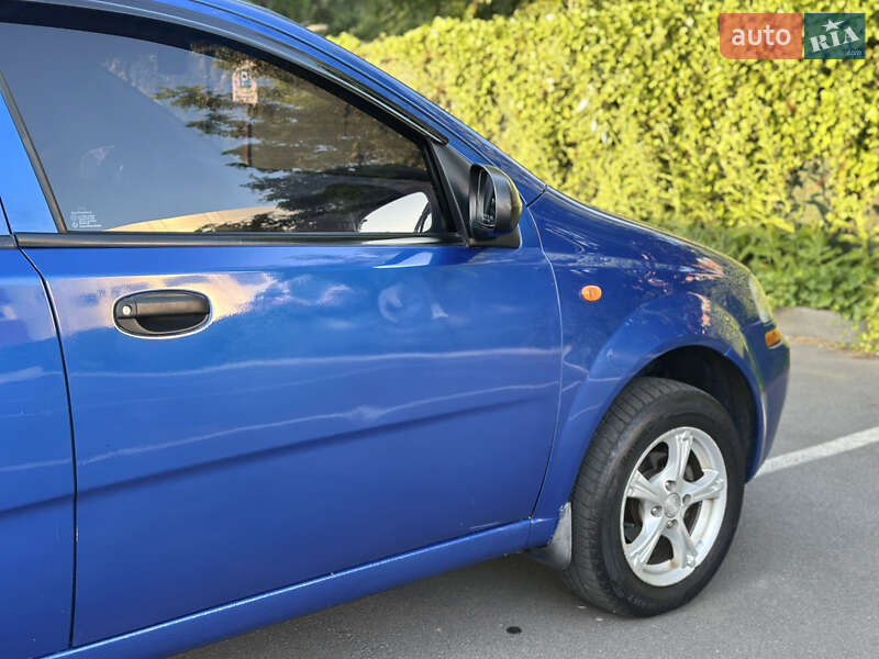 Седан Chevrolet Aveo 2004 в Одессе