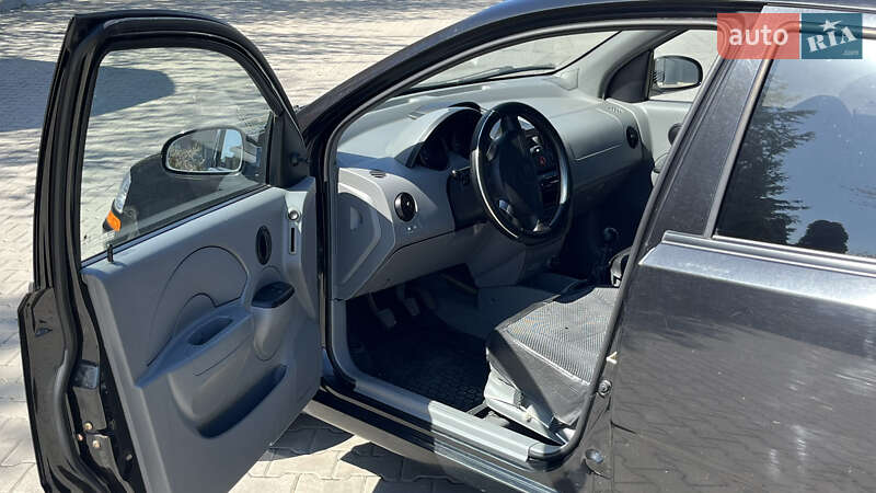 Седан Chevrolet Aveo 2005 в Ужгороді