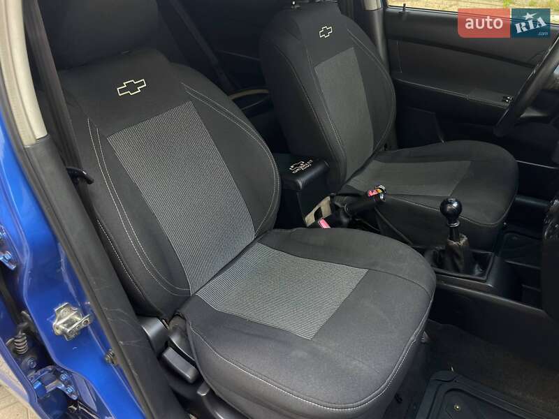 Седан Chevrolet Aveo 2008 в Миколаєві