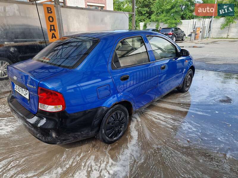 Седан Chevrolet Aveo 2003 в Чернигове