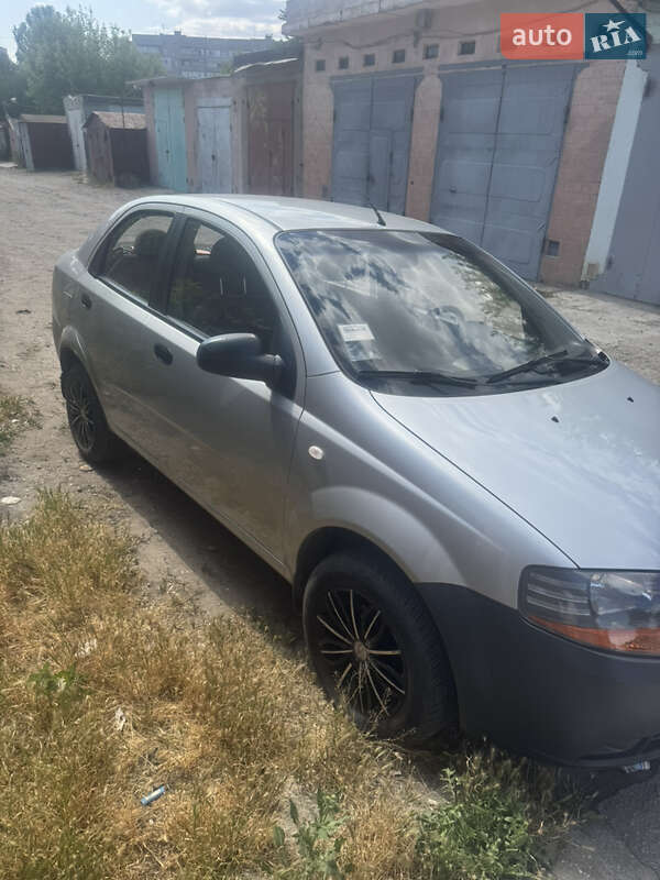 Седан Chevrolet Aveo 2005 в Николаеве