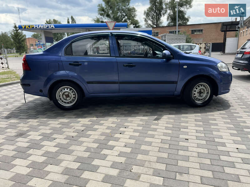 Седан Chevrolet Aveo 2008 в Лубнах