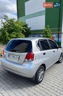 Хэтчбек Chevrolet Aveo 2008 в 