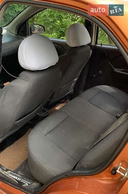 Седан Chevrolet Aveo 2005 в 