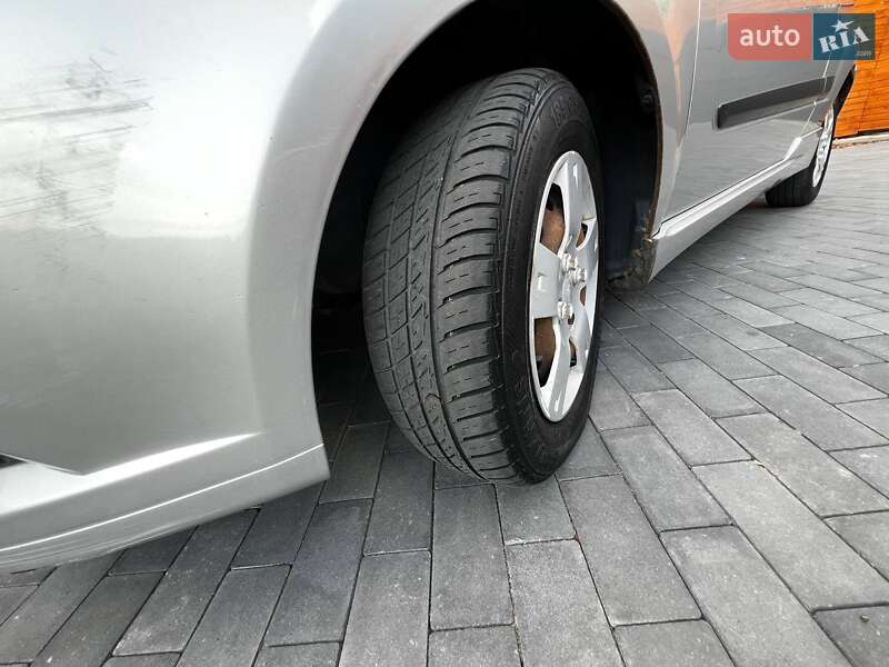 Хэтчбек Chevrolet Aveo 2008 в Киеве