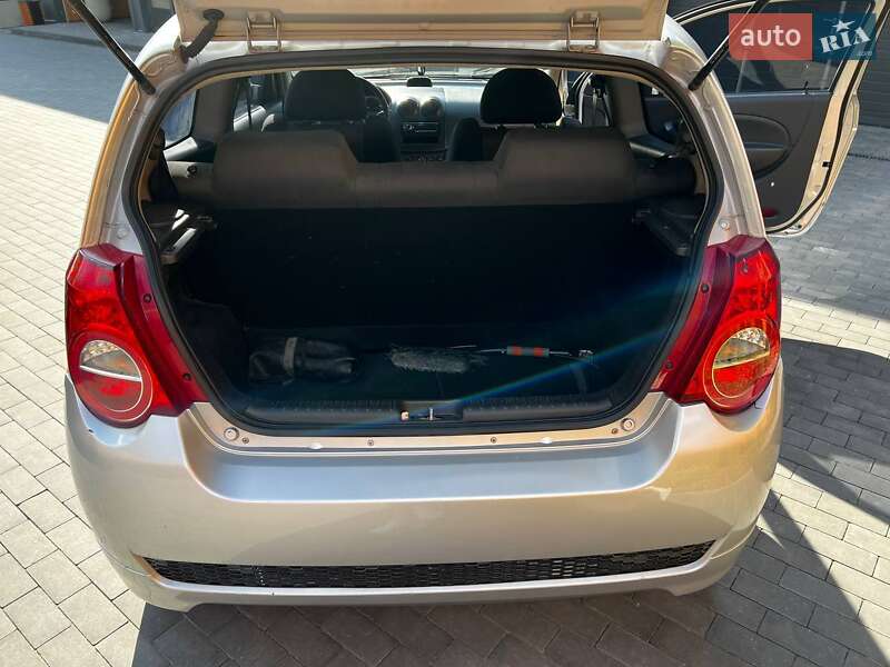 Хэтчбек Chevrolet Aveo 2008 в Киеве