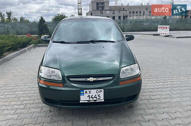 Хэтчбек Chevrolet Aveo 2005 в 