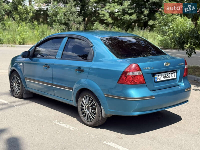 Седан Chevrolet Aveo 2008 в Полтаве