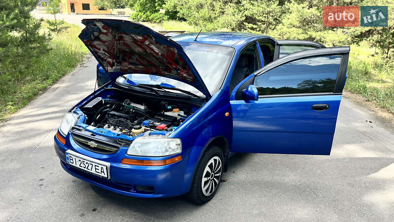 Седан Chevrolet Aveo 2005 в Кременчуге