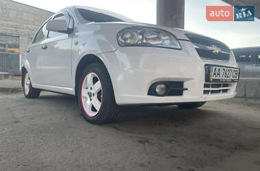 Седан Chevrolet Aveo 2006 в Киеве