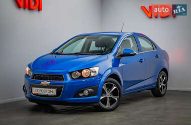 Седан Chevrolet Aveo 2014 в Киеве