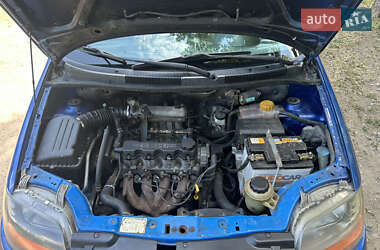 Хетчбек Chevrolet Aveo 2006 в 