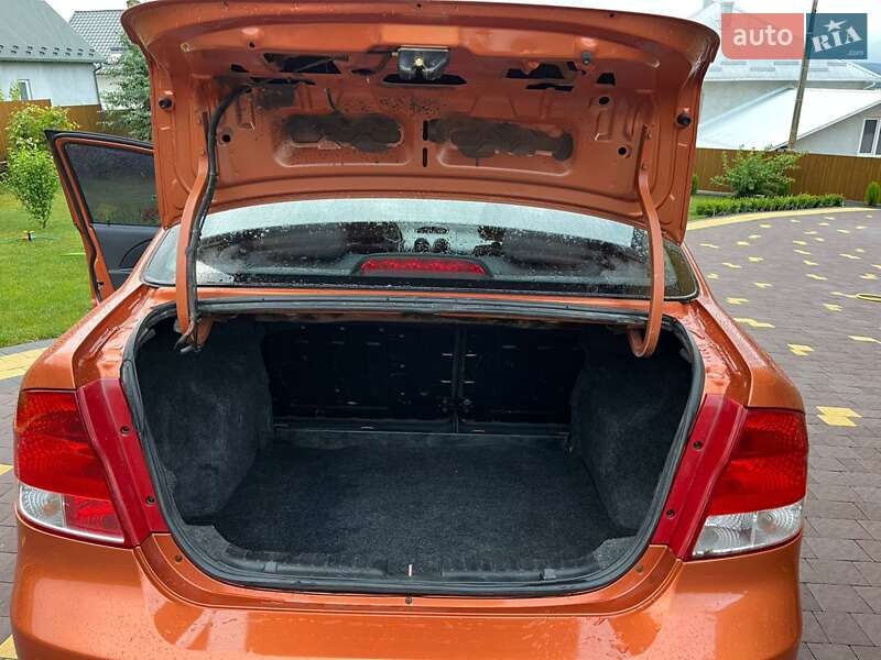 Седан Chevrolet Aveo 2006 в Бережанах