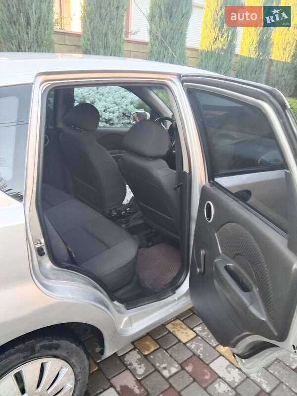 Хэтчбек Chevrolet Aveo 2007 в Днепре