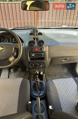 Хэтчбек Chevrolet Aveo 2008 в 