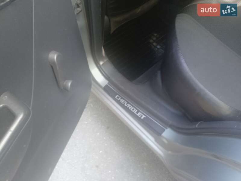 Седан Chevrolet Aveo 2011 в Кривом Роге