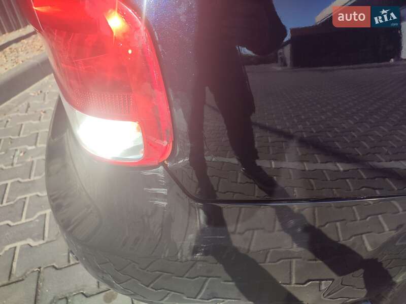 Седан Chevrolet Aveo 2004 в Днепре