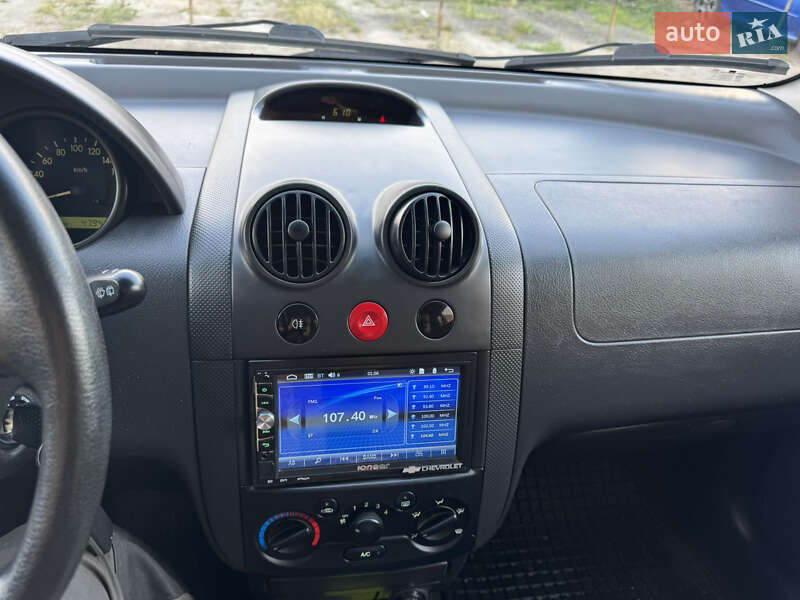 Хэтчбек Chevrolet Aveo 2008 в Киеве