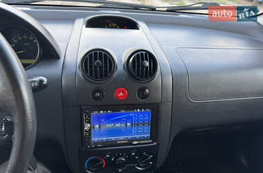 Хэтчбек Chevrolet Aveo 2008 в 