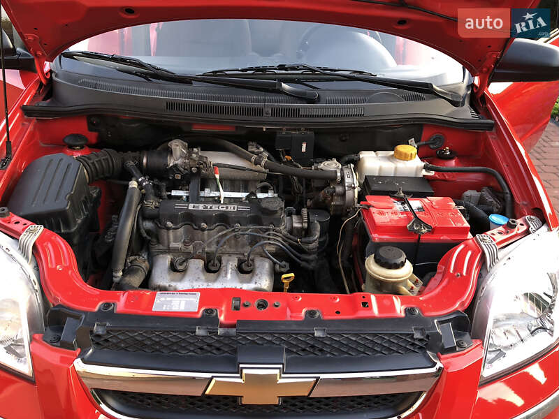 Седан Chevrolet Aveo 2008 в Киеве