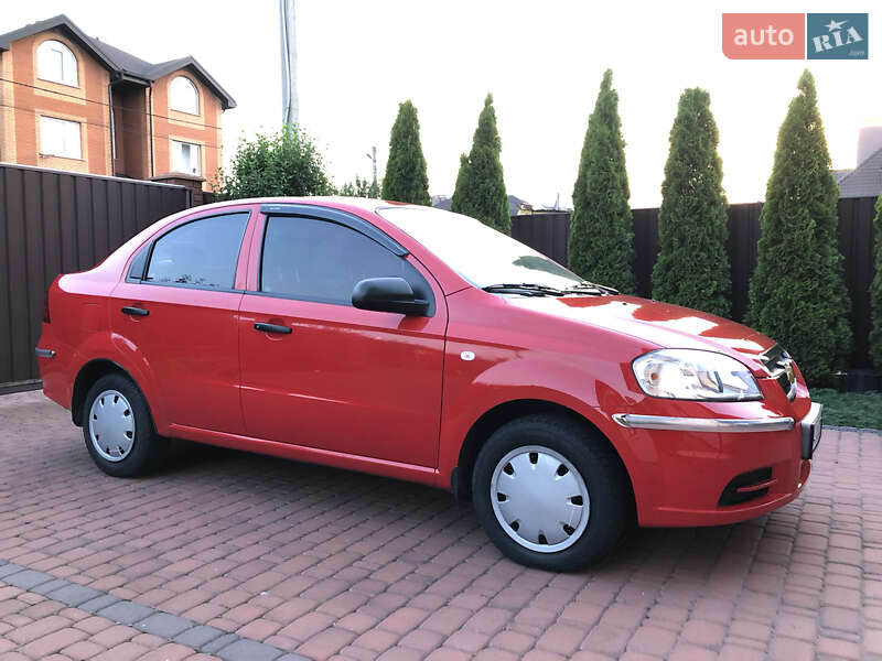 Седан Chevrolet Aveo 2008 в Киеве