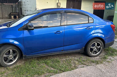 Седан Chevrolet Aveo 2013 в Броварах