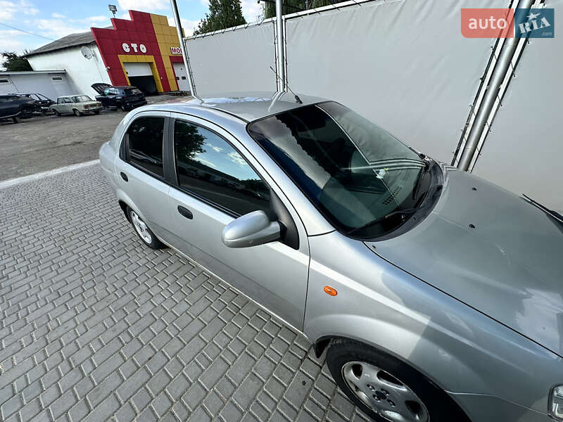 Седан Chevrolet Aveo 2004 в Коцюбинском