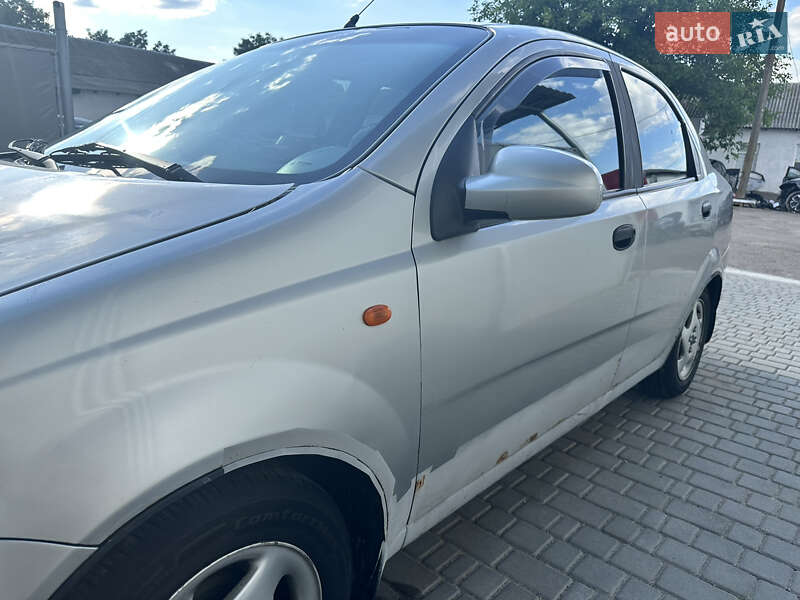 Седан Chevrolet Aveo 2004 в Коцюбинском