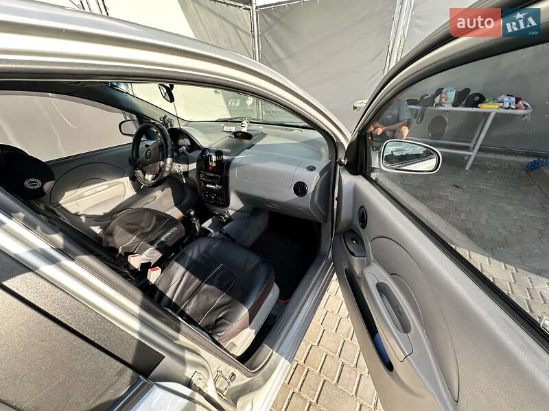 Седан Chevrolet Aveo 2004 в Коцюбинском