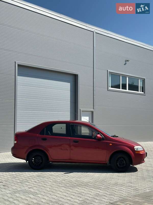 Седан Chevrolet Aveo 2004 в Ивано-Франковске
