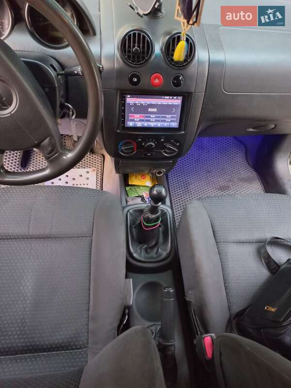 Седан Chevrolet Aveo 2006 в Харькове