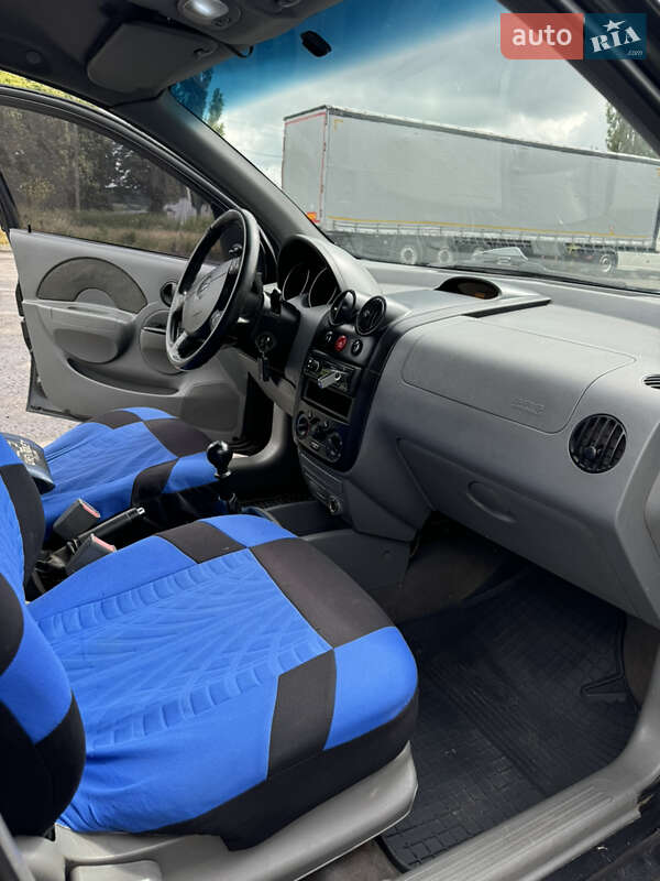 Седан Chevrolet Aveo 2005 в Хмельницком