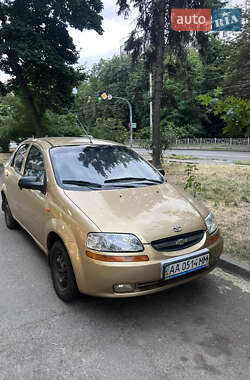 Седан Chevrolet Aveo 2003 в Києві