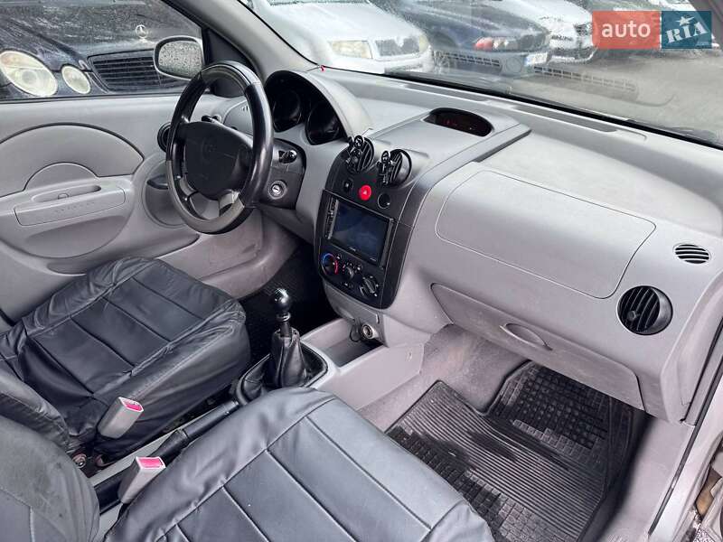 Седан Chevrolet Aveo 2005 в Запорожье