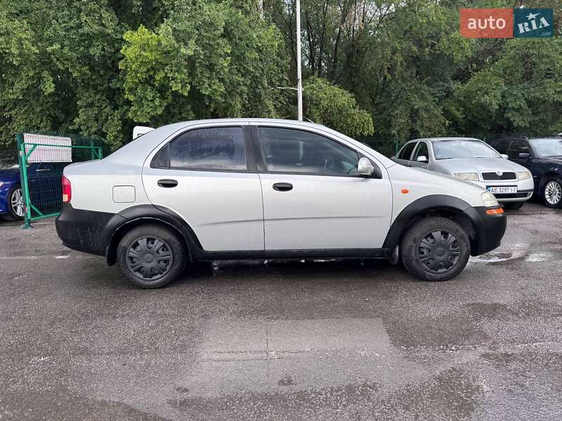 Седан Chevrolet Aveo 2005 в Запорожье