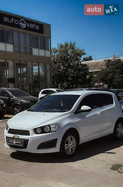 Хэтчбек Chevrolet Aveo 2011 в 