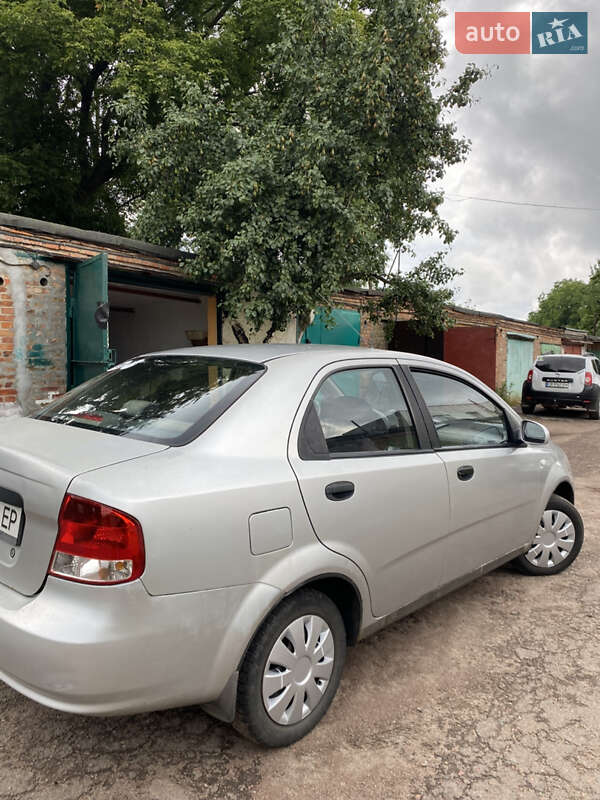 Седан Chevrolet Aveo 2005 в Чернигове