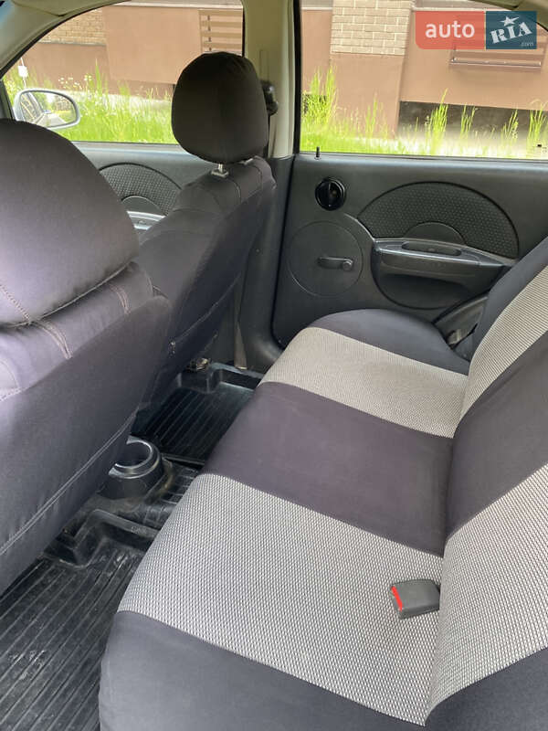 Седан Chevrolet Aveo 2005 в Чернигове