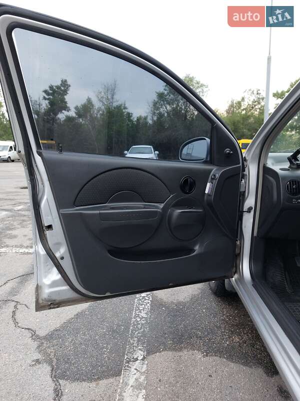 Седан Chevrolet Aveo 2005 в Запорожье