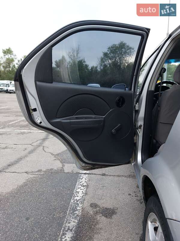 Седан Chevrolet Aveo 2005 в Запорожье