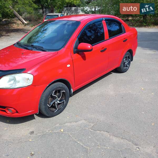 Седан Chevrolet Aveo 2010 в Дніпрі