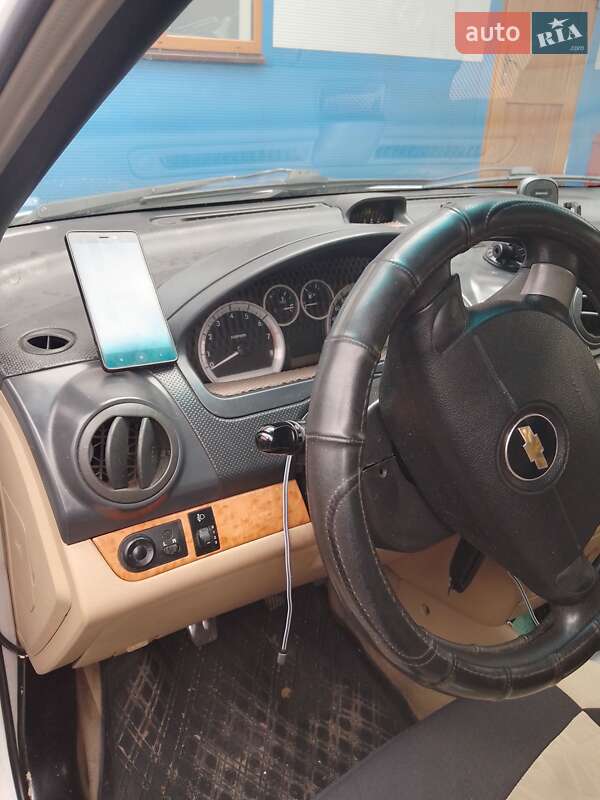 Седан Chevrolet Aveo 2007 в Львове