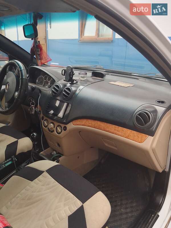 Седан Chevrolet Aveo 2007 в Львове