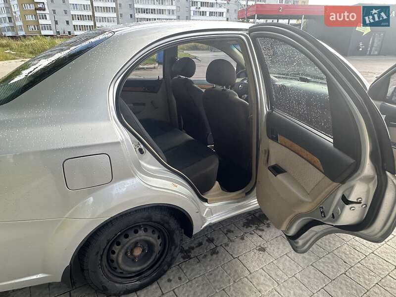 Седан Chevrolet Aveo 2008 в Львові