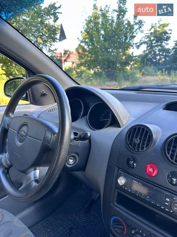 Седан Chevrolet Aveo 2005 в Киеве