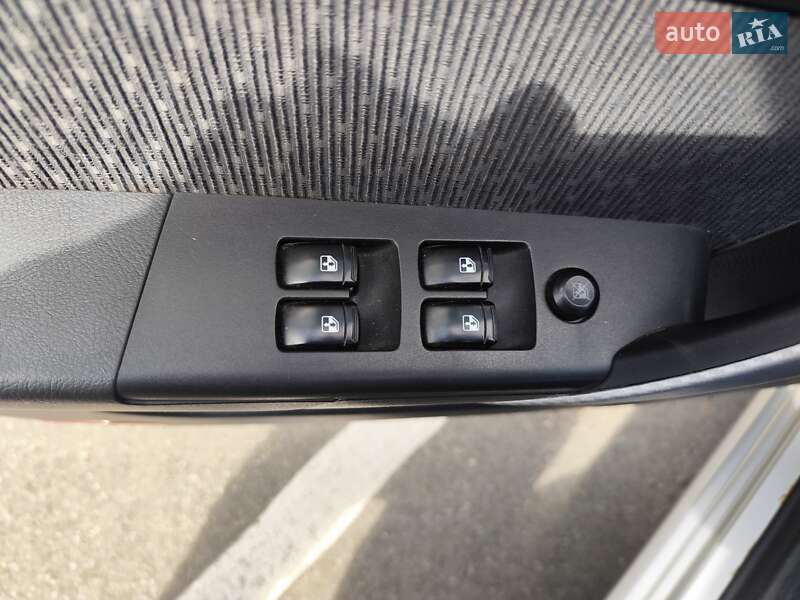 Седан Chevrolet Aveo 2010 в Києві