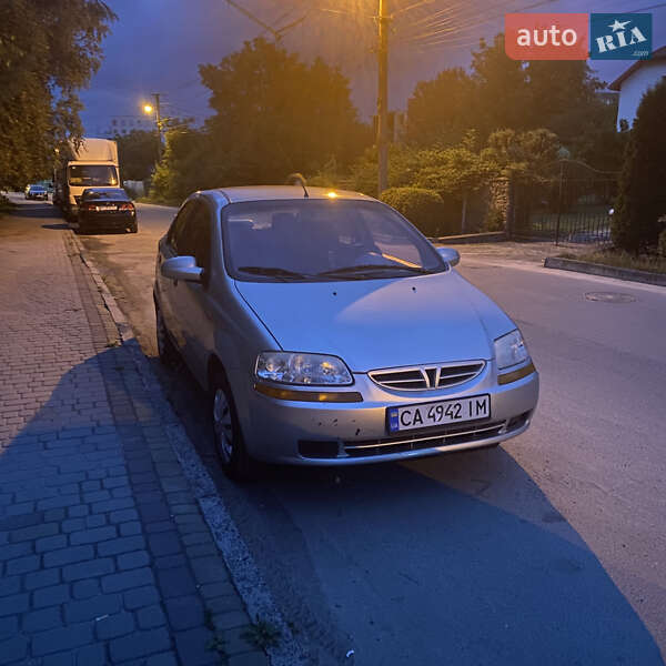 Седан Chevrolet Aveo 2005 в Умани