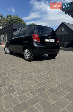 Хэтчбек Chevrolet Aveo 2007 в 